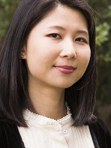 Professor Erin Y. Huang